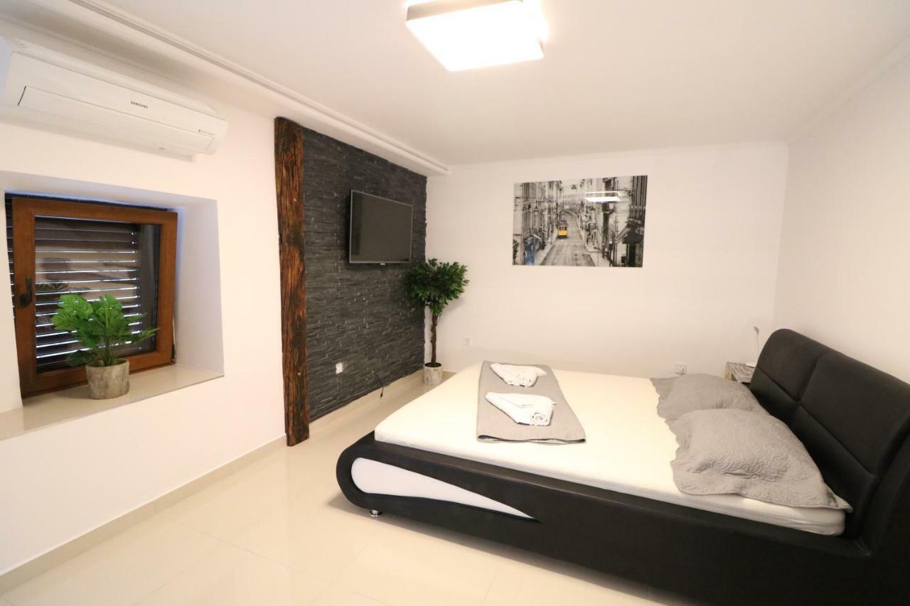 Apartment Porto With Terrace Baska  Ngoại thất bức ảnh